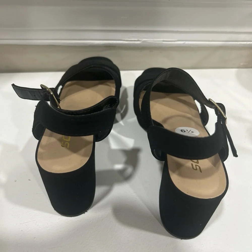 Soda Black Crisscross Platform Ankle-Strap Sandals